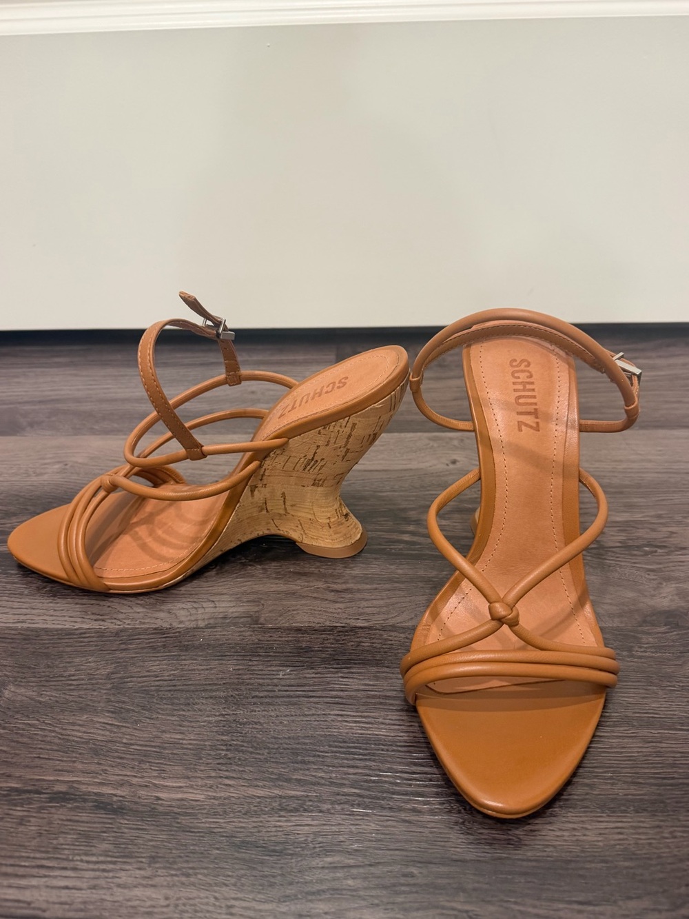 Schutz Daryl nappa sandal 9 Honey Peach NWOT